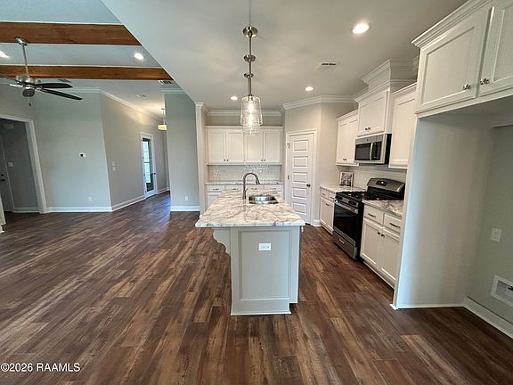5th image of 104 Rio Dr