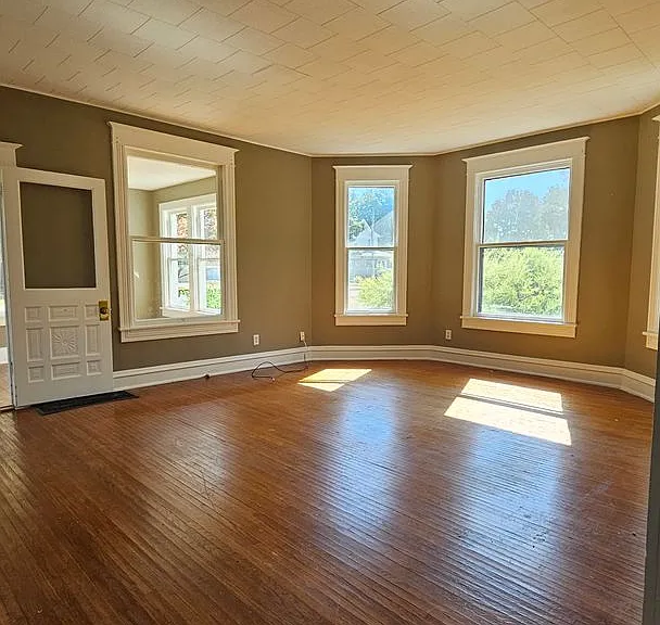 415 N Maple Ave — Photo 9