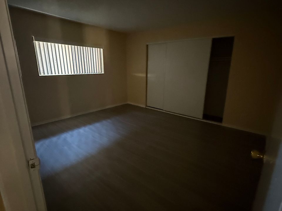 1st image of 15037 Victory Blvd #108