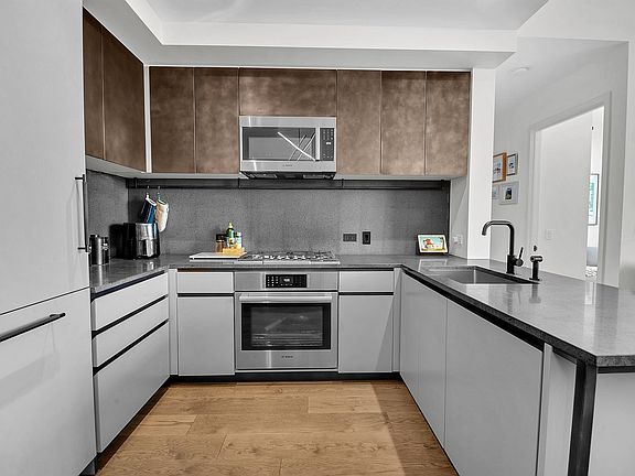 5th image of 11 Hoyt St #29H