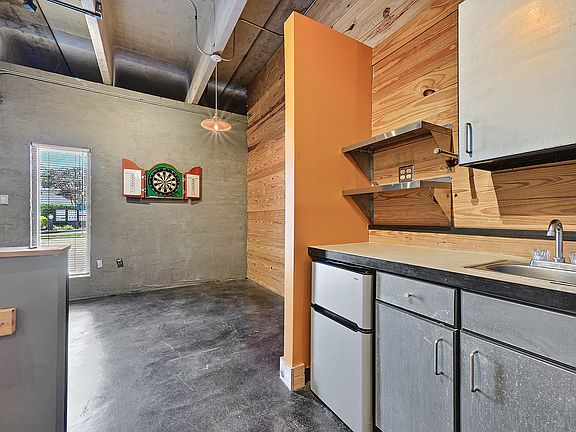 5th image of 4528 Bennington Ave Suite 300-C