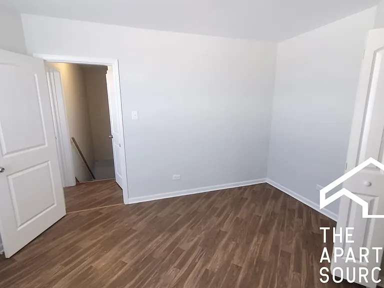 7606 N Paulina St #307 — Photo 8