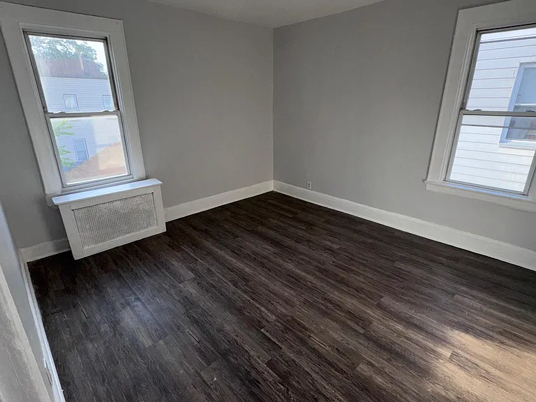 381 Leslie St #G2 — Photo 5