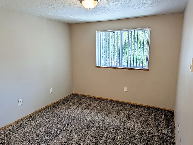 Silverwood Apartments — Photo 25