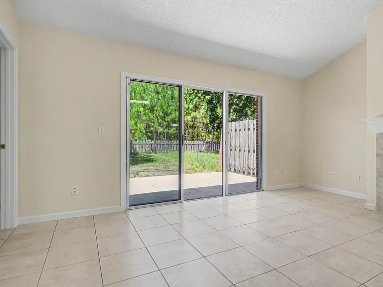 90 Buttonworth Dr #A — Photo 7