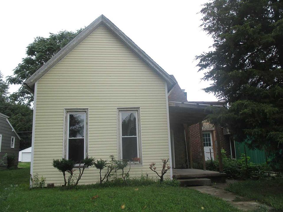 1st image of 228 E Linden Ave