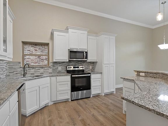 5th image of 604 N Frisco Rd