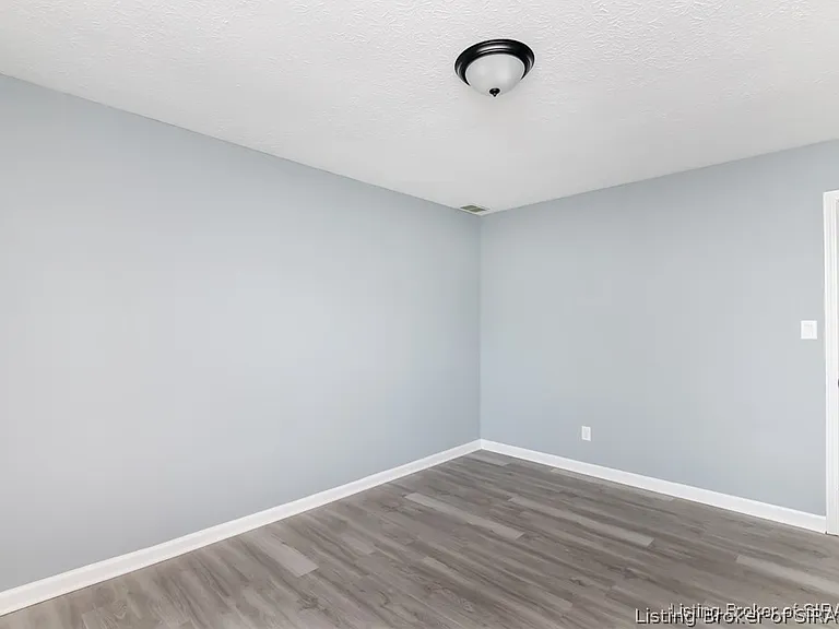 8109 Old State Road 60 — Photo 16