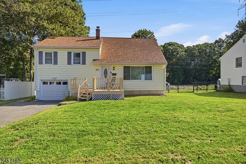 1st image of 20 Alan Ln