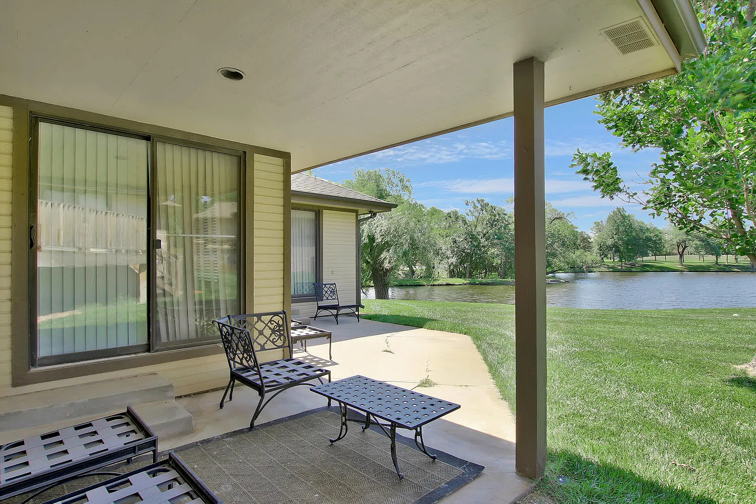 3 bed, 2800 sqft, $2,500 — Photo 3