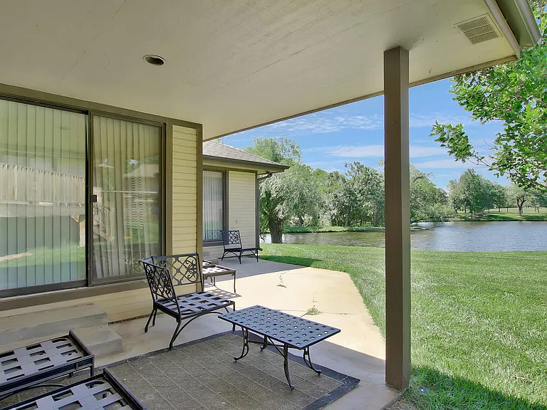 12725 E Birchwood Dr — Photo 3