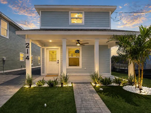 214 8th Avenue Dr W, Bradenton, FL 34205