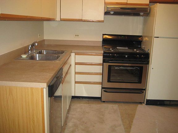 4th image of 1 Cedar Ct APT 3