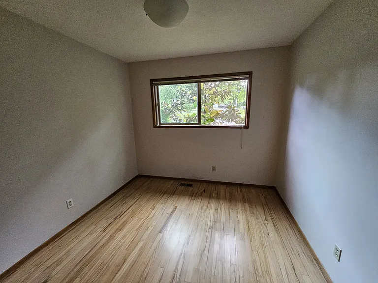 690 SW 130th Ave — Photo 19