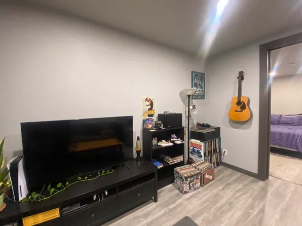 18-69 Stanhope Street image 13 of 23