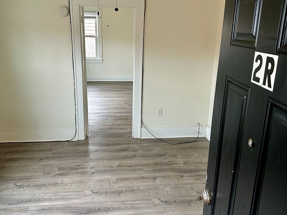 1st image of 601 Olive Ln #2R