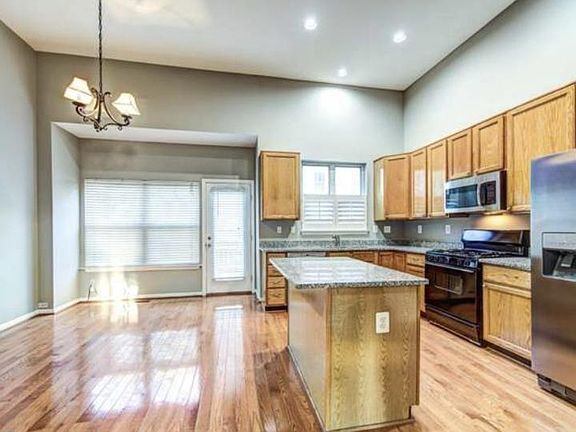 5th image of 2534 James Madison Cir