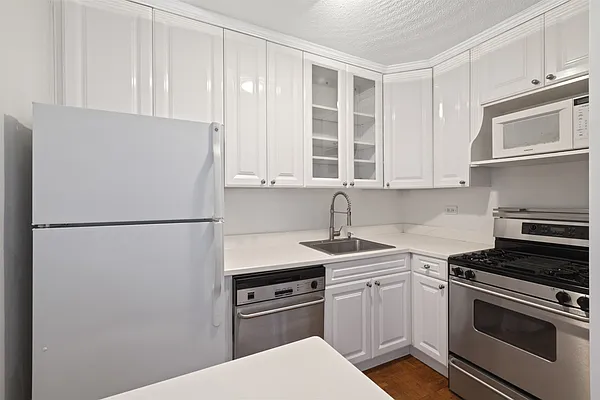 Sold by Compass | media 3