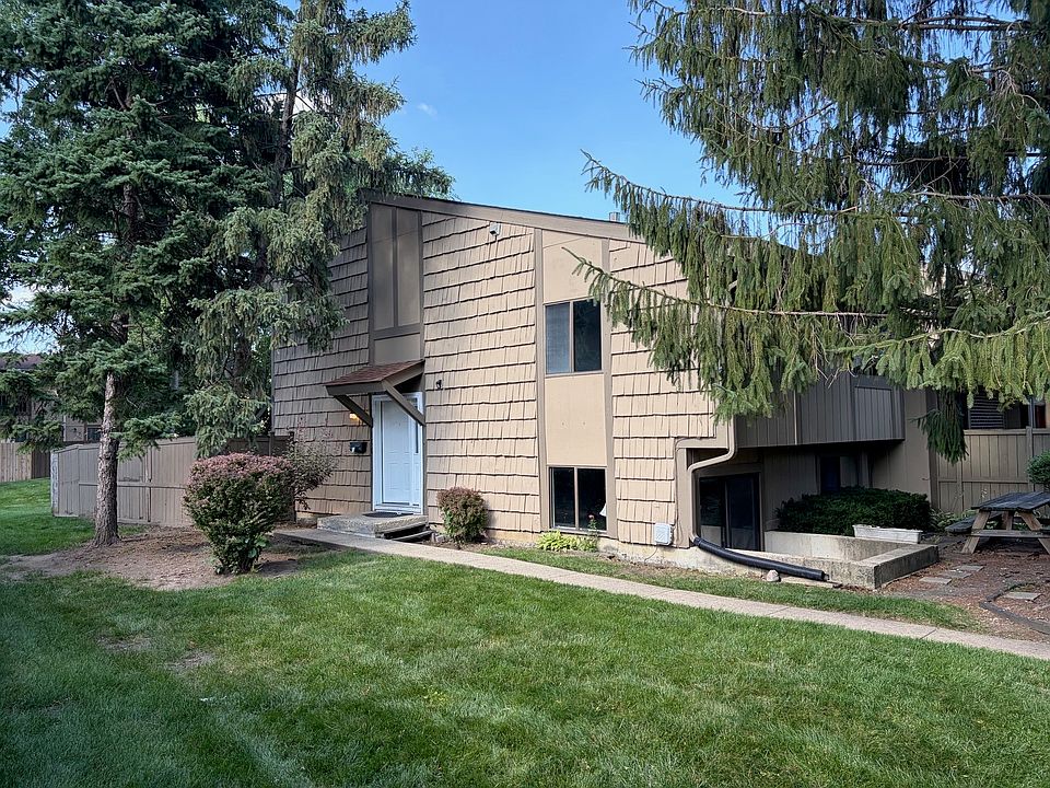 1st image of 800 Oregon Trl