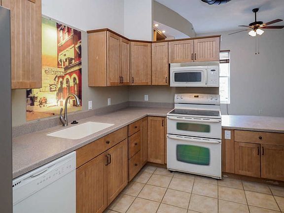 4th image of 163 Portage St #4