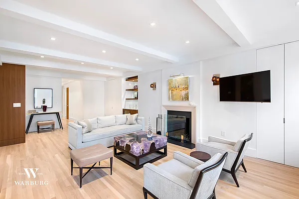 Sold by Warburg | media 7