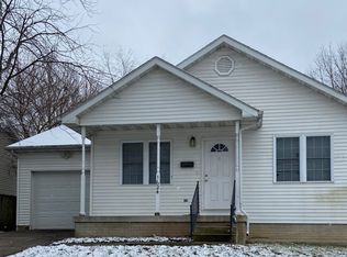 1624 Iowa St, Bloomington, IL 61701