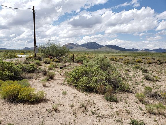 3rd image of 111 Goat Camp Rd