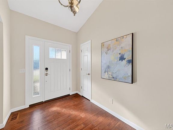 4th image of 15 Canter Ct