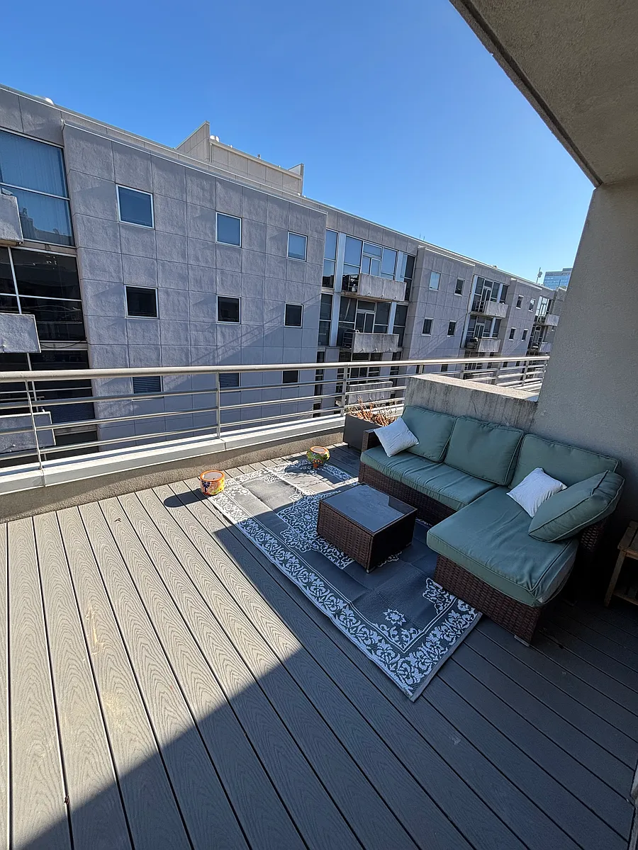 Building Photo - 943 W Huron St #B