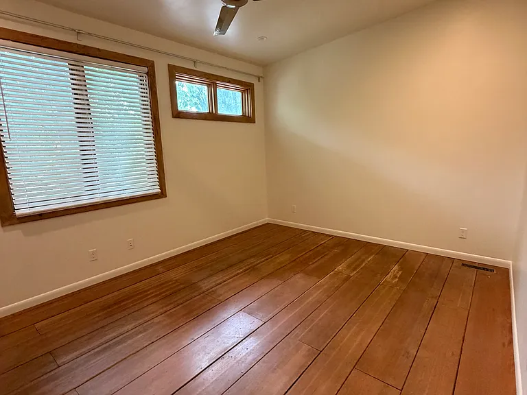 1062 E Markea Ave — Photo 2