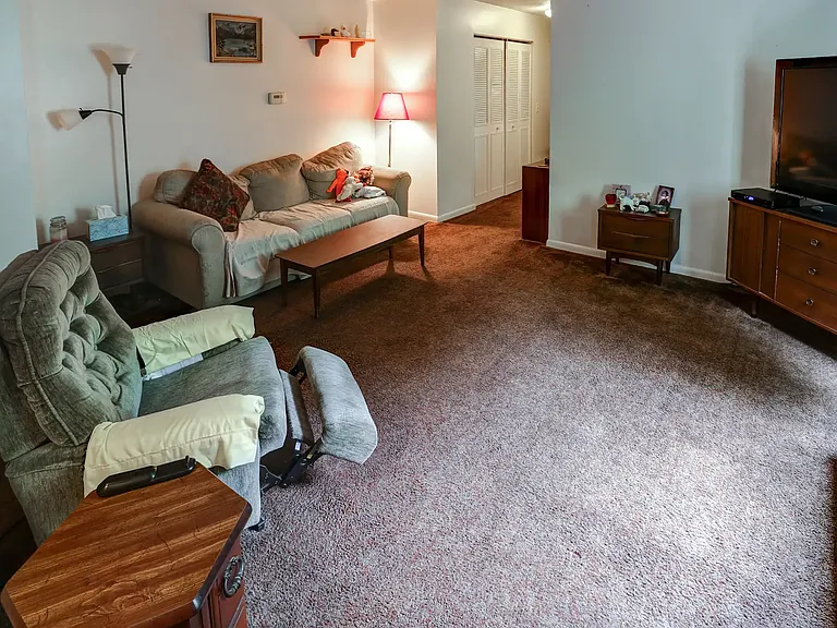 The Creekside Manor Apartments — Photo 6