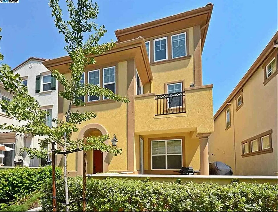 3 bed, 1786 sqft, $3,900 — Photo 1