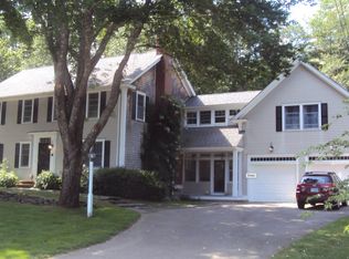 5 Carriage Dr, Exeter, NH 03833