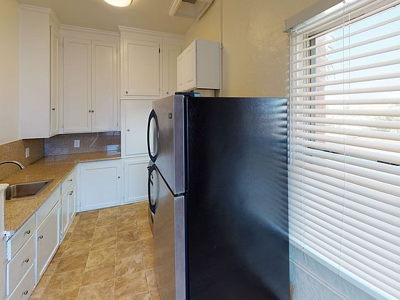 5th image of 901 Irolo St APT 308