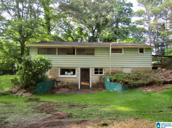 1545 3rd St SE, Graysville, AL 35073