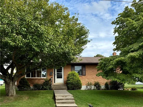 1335 Jefferson St, Hellertown, PA 18055