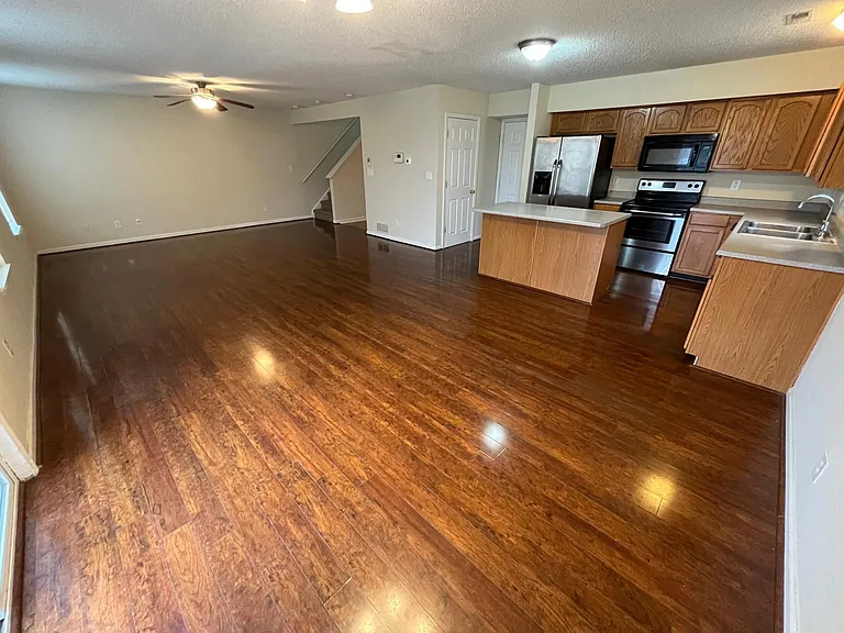 3168 Shadow Bend Dr — Photo 4