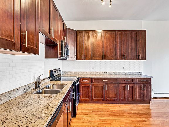 3rd image of 5713 N Kenmore Ave APT 1D