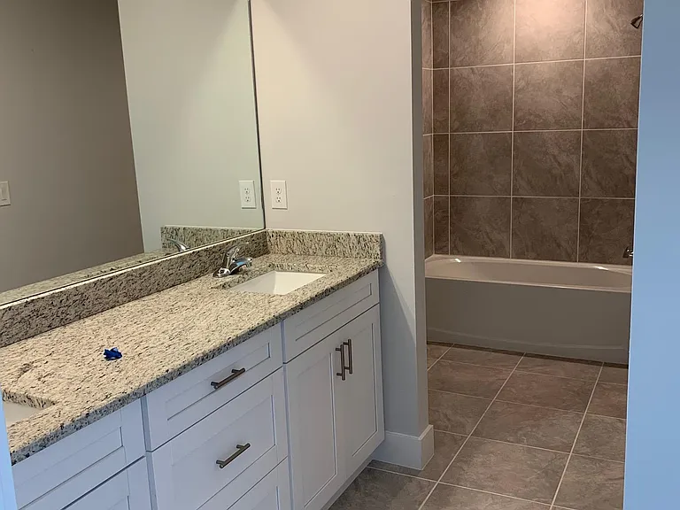 871 Garland St E — Photo 21