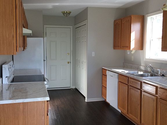 3rd image of 3346 Field Gate Dr