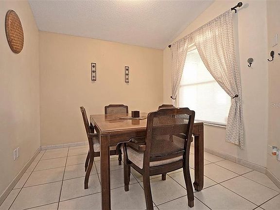 4th image of 8828 Valencia Oaks Ct