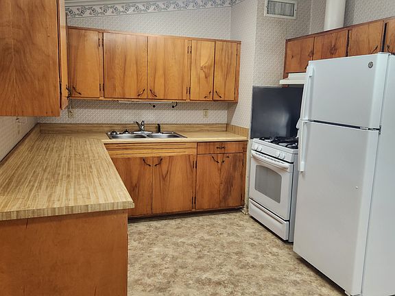 4th image of 1035 Linden Dr