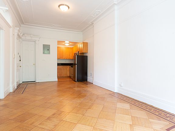 2nd image of 868 President St #3F