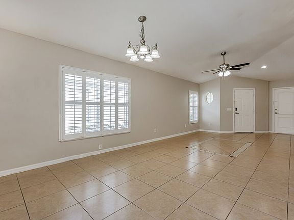 4th image of 2614 Lansbury Pl