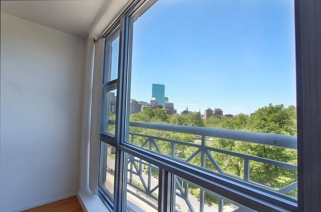 Studio, 532 sqft, $3,180 — Photo 1