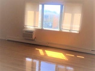 8027 Keating Ave APT 2C, Skokie, IL 60076