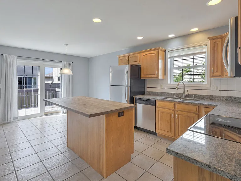 3907 Balmoral Dr — Photo 1