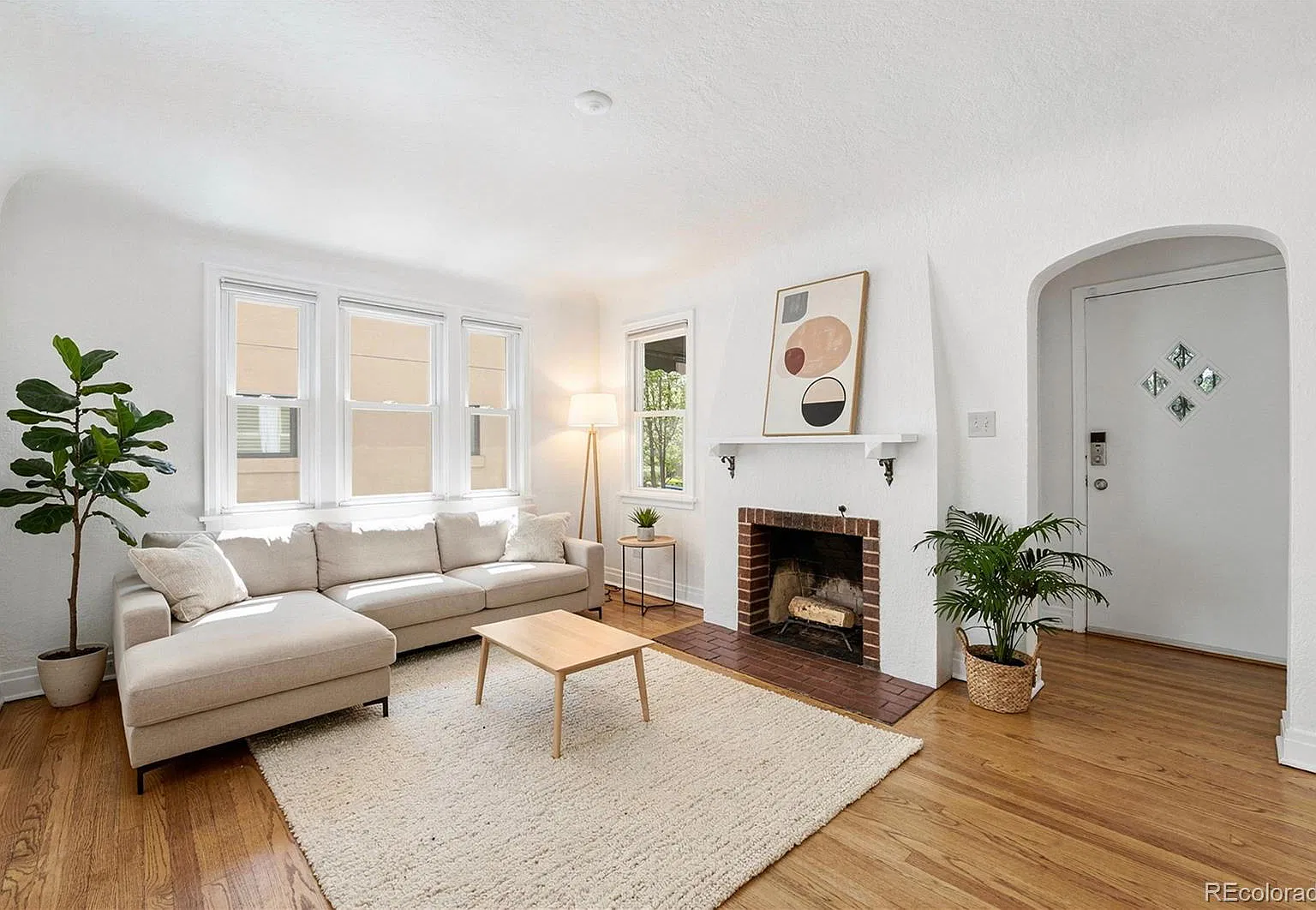 3 bed, 2.0 bath, 1778 sqft, $3,600 — Photo 3