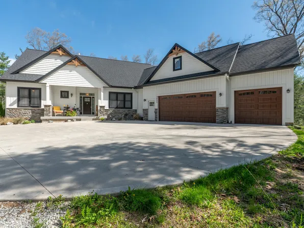3855 Hampshire Hill Ln, Twin Lake, MI 49457