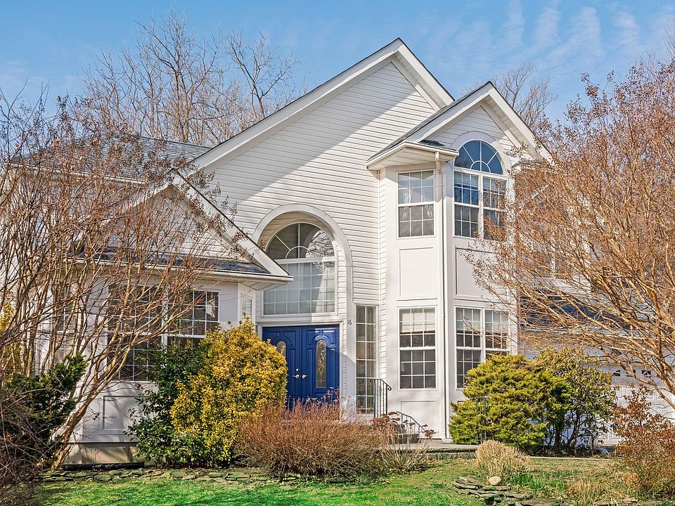 1st image of 16 Carlyle Drive